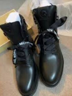 Michael Kors Black Leather Combat Boots Logo Laces Ankle Boot Size 8.5